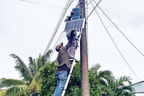 Xã Châu Lăng thêm 1 công trình đèn đường thắp sáng phum sóc đưa vào sử dụng