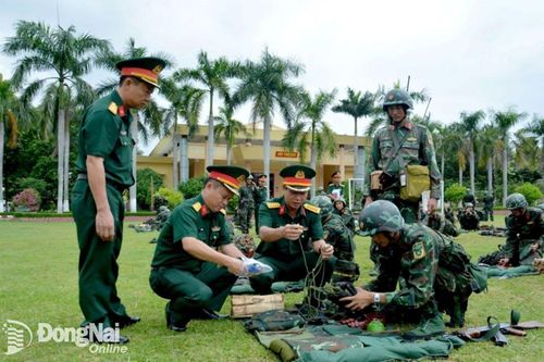 Tiếp tục các hoạt động văn hóa thể thao, trực sẵn sàng chiến đấu trong ngày lễ