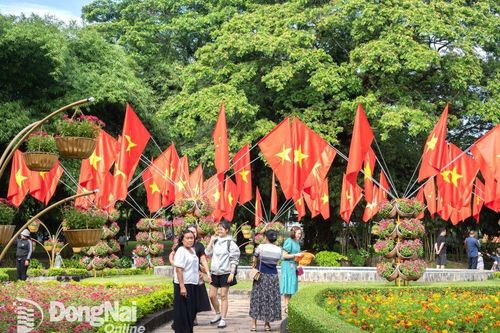 Khu du lịch Suối Mơ đón trên 13 ngàn lượt khách trong 3 ngày nghỉ lễ 2-9