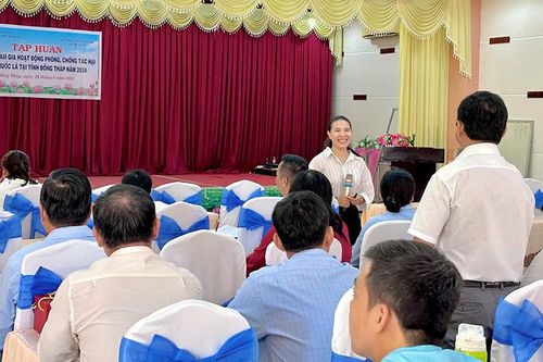 Nâng cao năng lực cán bộ phụ trách phòng, chống tác hại thuốc lá tuyến huyện và xã