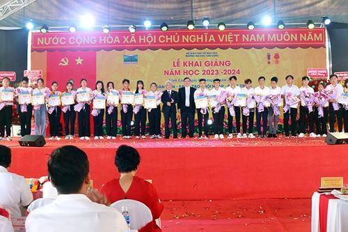 Thực hiện nhiều chính sách hỗ trợ, chăm lo cho sinh viên