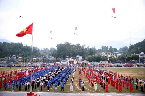 Tự hào, thiêng liêng Lễ Thượng cờ mừng Tết Độc lập năm 2024