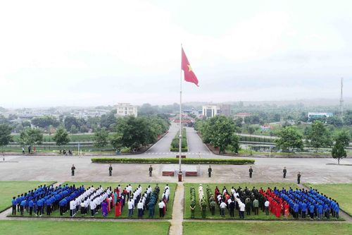Huyện Tân Uyên lần đầu tiên tổ chức Lễ chào cờ nhân Ngày Quốc khánh 2/9