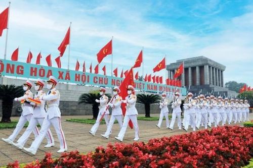 Trời thu xanh ngát sáng tuyên ngôn
