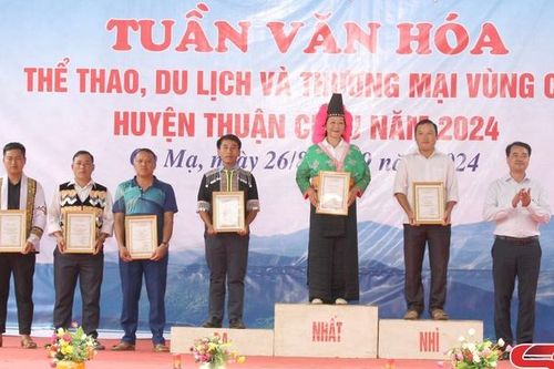 Trao giải các hoạt động tại Tuần văn hóa, thể thao, du lịch và thương mại huyện Thuận Châu năm 2024