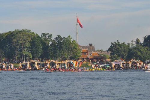 Sôi động Giải đua ghe truyền thống của tỉnh lần thứ 35