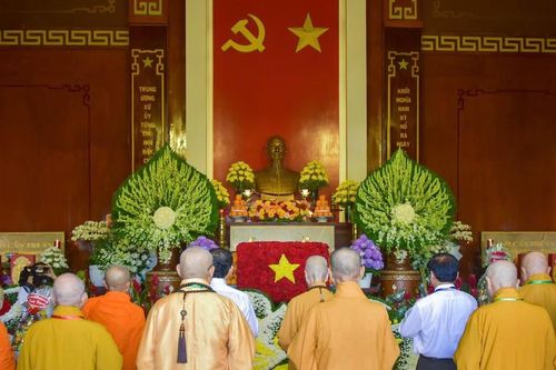 Đức Pháp chủ GHPGVN: 'Chúng ta phải sống xứng đáng với sự hy sinh cao cả của các thế hệ tiền nhân'
