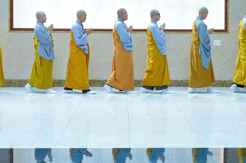 Hạnh phúc trong từng nhịp bước của chính mình