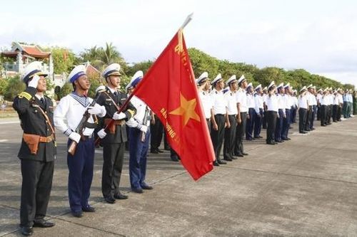 Thiêng liêng lá cờ Tổ quốc ở Trường Sa