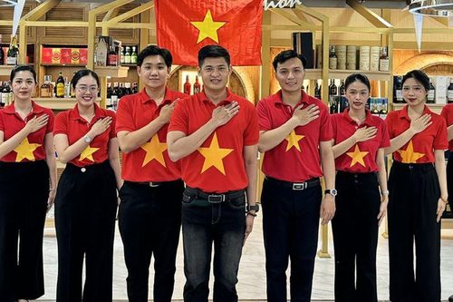 Sân bay Tân Sơn Nhất: Nơi những nụ cười ấm áp chào mùa thu tháng 9