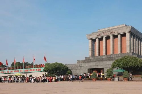 Hơn 30.000 lượt người vào Lăng viếng Bác trong ngày 2.9