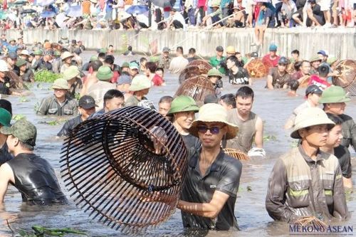 Độc đáo hội đùa nơm truyền thống xã An Thanh ở Hải Dương