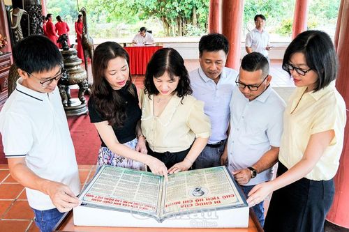 Di chúc Bác Hồ trường tồn cùng đất nước