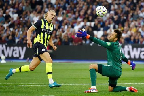 Man City giữ vững ngôi đầu