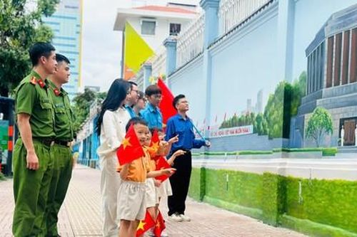 Ngắm 'Quảng trường Ba Đình' giữa lòng Thành phố mang tên Bác
