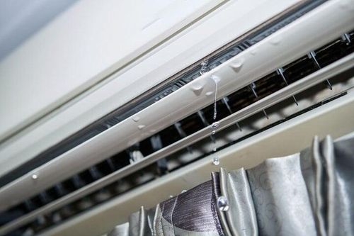 Nước điều hòa liên tục nhỏ giọt lên tường, phải làm sao?