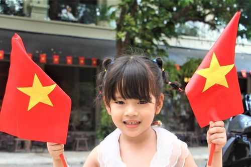 Quảng Nam: TP Tam Kỳ rực rỡ cờ đỏ sao vàng dịp lễ 2/9