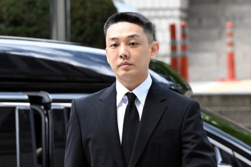 'Ảnh đế' Yoo Ah In ngồi tù