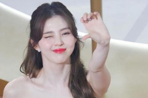 Han So Hee ngày càng gợi cảm sau drama tình tay ba