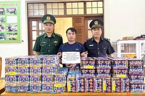 Quảng Bình: Phát hiện đối tượng vận chuyển trái phép 111kg pháo hoa