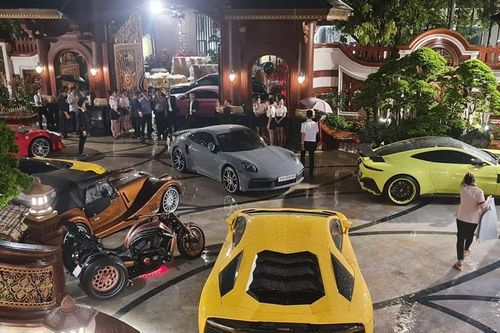 Hoàng Kim Khánh khoe biệt phủ 'khủng' và dàn xe hơn 300 tỷ đồng
