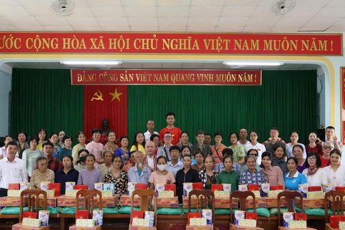 Đoàn thiện nguyện Phúc An trao nhiều phần quà ý nghĩa tại Quảng Trị