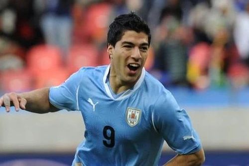 Luis Suarez từ giã đội tuyển Uruguay