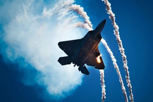 Không quân Mỹ nhận linh kiện kém chất lượng cho F-16, F-22, C-130J