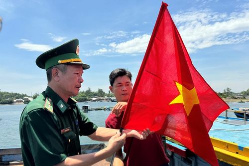 Tổ quốc trên những con tàu