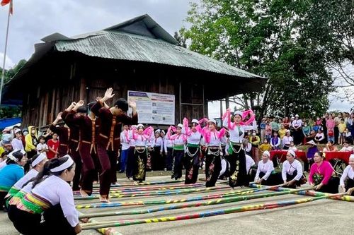 Người Mường bảo tồn và phát huy văn hóa truyền thống trên biên giới Kon Tum