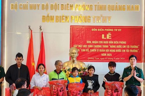 Đồn Biên phòng Tr'hy đón nhận 'con nuôi Biên phòng'