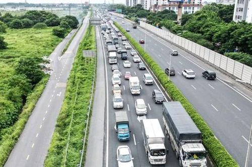 Hết kỳ nghỉ lễ, cao tốc Pháp Vân - Cầu Giẽ ùn ứ kéo dài từ sáng sớm