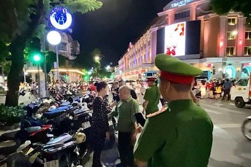 Xử lý hàng loạt điểm gửi xe tự phát, 'chặt chém' quanh hồ Hoàn Kiếm dịp nghỉ lễ 2/9