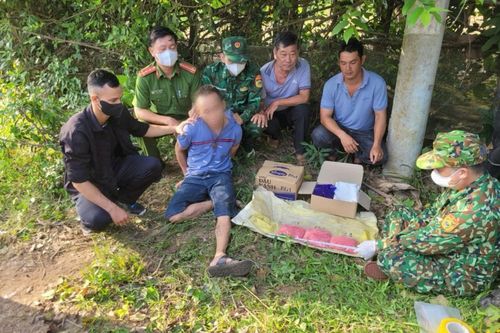 Vận chuyển ma túy để nhận tiền công