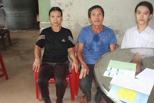 Nam sinh đạt 28,75 điểm khó vào đại học vì bố ung thư, mẹ suy thận