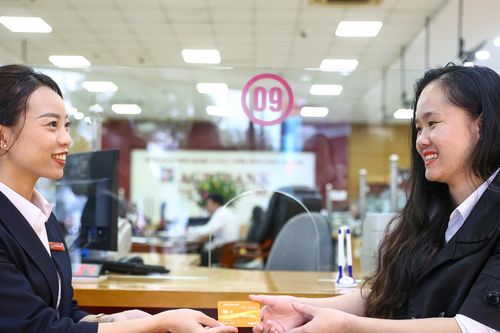 Người từ bao nhiêu tuổi trở lên được mở tài khoản ngân hàng?