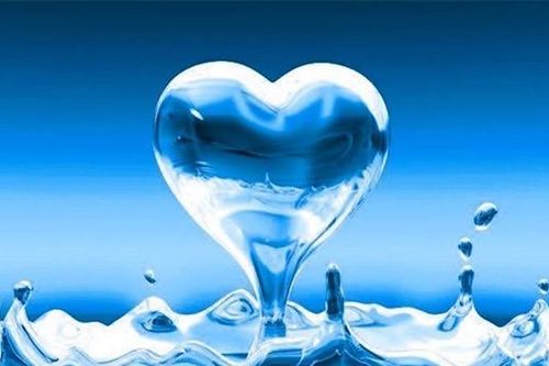 Bài học cuộc đời: Nước cũng nói lời yêu thương, tại sao bạn không thể?