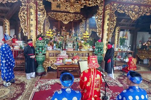 Dâng hương, thượng cờ khai hội chọi trâu Đồ Sơn
