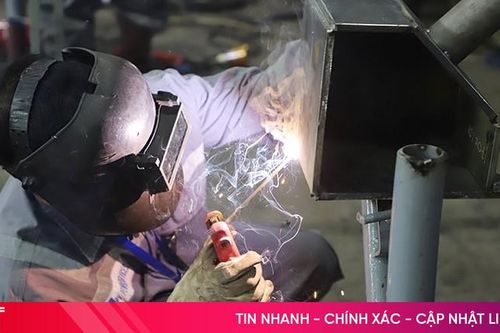 Tập trung cao trung tu tổ máy số 2 - Nhà máy Nhiệt điện Vũng Áng 1