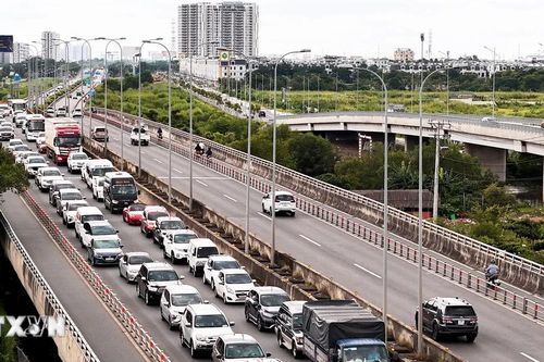 Ùn ứ kéo dài trên cao tốc TP Hồ Chí Minh-Long Thành trong ngày cuối kỳ nghỉ lễ