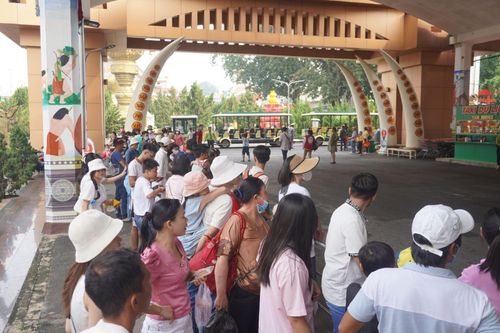 TP Hồ Chí Minh đón gần 1 triệu lượt du khách đến vui chơi dịp Lễ 2/9