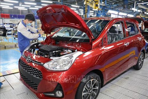 Giảm 50% lệ phí trước bạ: Cú hích lớn cho thị trường ô tô nội địa