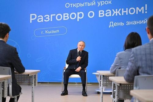 Ông Putin nói thành viên trong gia đình nói tiếng Trung lưu loát