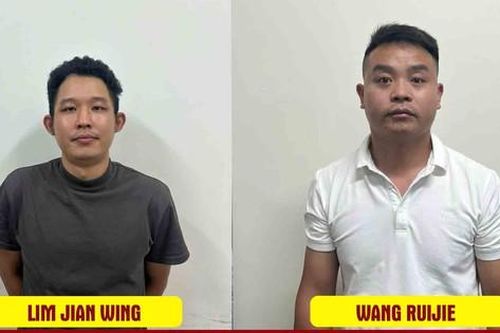 Bắt 2 người nước ngoài giả danh nhân viên ngân hàng, chiếm đoạt thẻ tín dụng