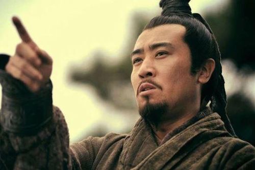 Lưu Bị cả đời lấy bốn chữ này làm tôn chỉ, qua đó cứu mạng ông trước Tào Tháo, lập nên một trong ba triều đại hùng mạnh thời Tam Quốc