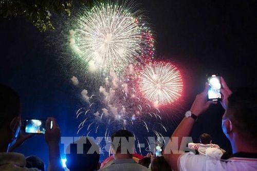 Màn pháo hoa rực rỡ mừng Quốc khánh tại Tp. Hồ Chí Minh