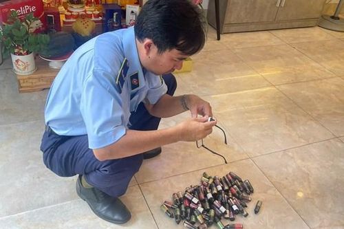 Tp. HCM thu giữ hàng trăm sản phẩm thuốc lá điện tử