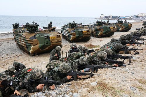 Thủy quân lục chiến Hàn Quốc và Mỹ tổ chức tập trận đổ bộ đường biển