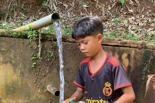 Puih Hà Lương: Cậu bé mồ côi cha mẹ và nghị lực vượt khó học giỏi