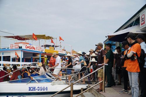 Du lịch tăng tốc về đích sớm